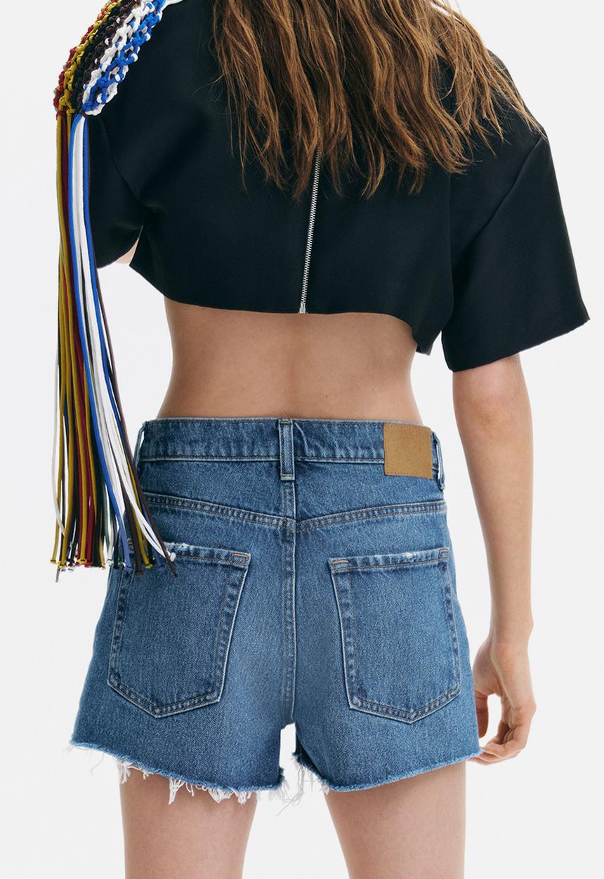 H&M - Raw-edge denim shorts - light denim blue