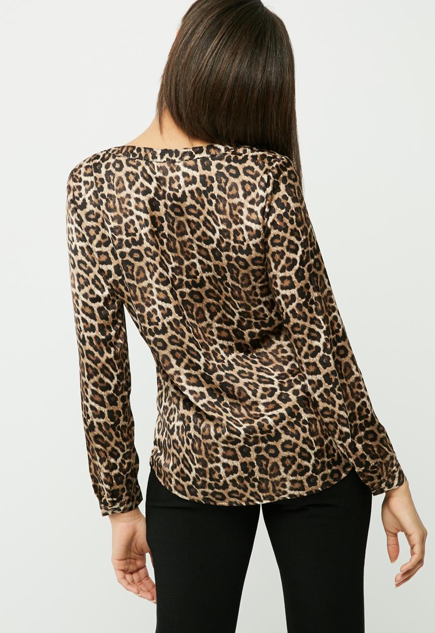 Vero Moda - Leoana V-neck shirt