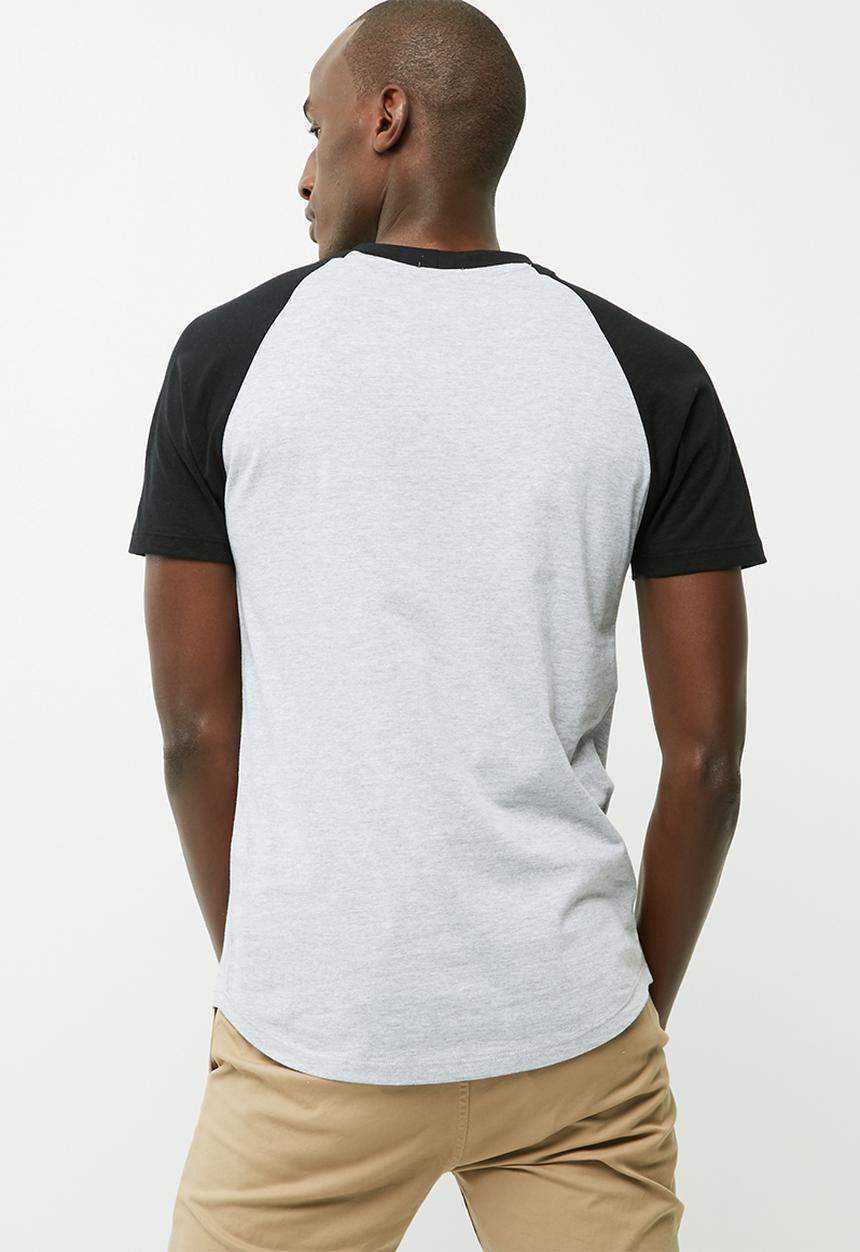 basicthread - Graphic slim raglan tee