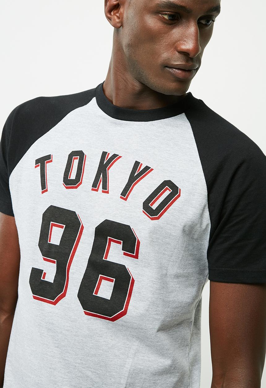 basicthread - Graphic slim raglan tee