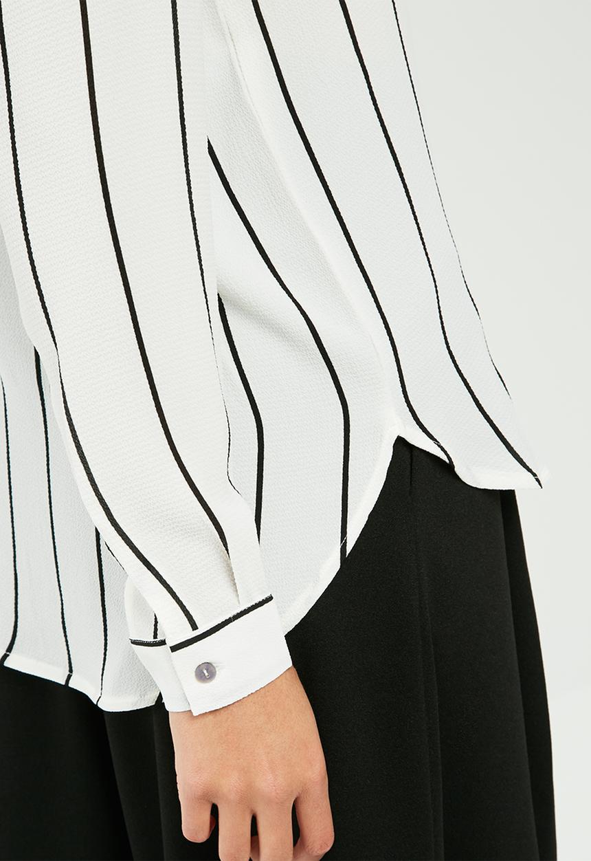 Jacqueline de Yong - Perfect placket blouse