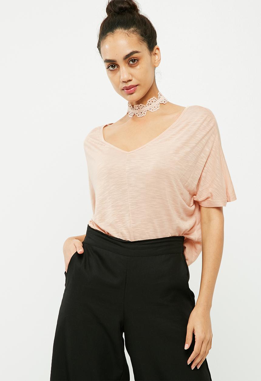 Vero Moda - Rosie tee with lace choker