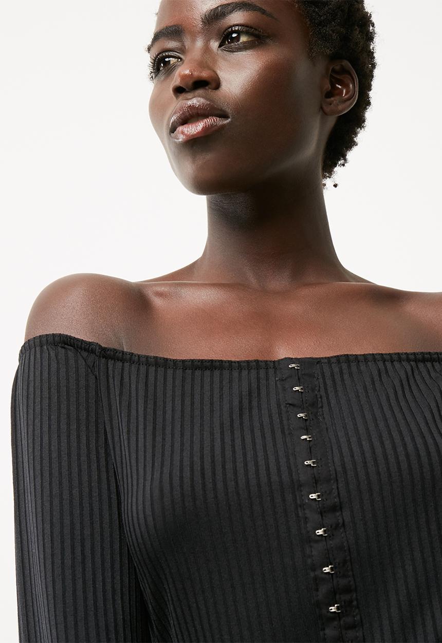 Hook fastening flare sleeve rib dress - black