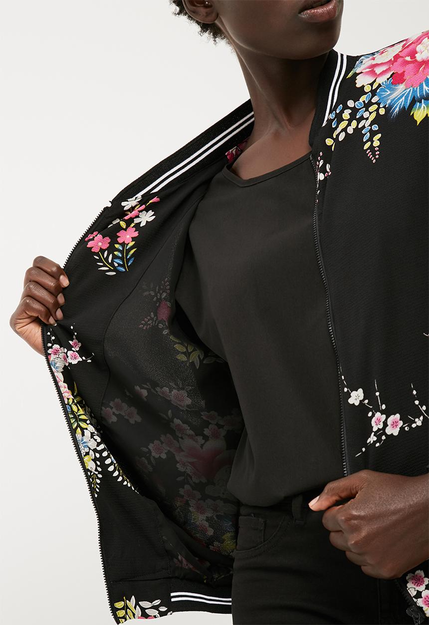 Jacqueline de Yong - Yutaka rib bomber