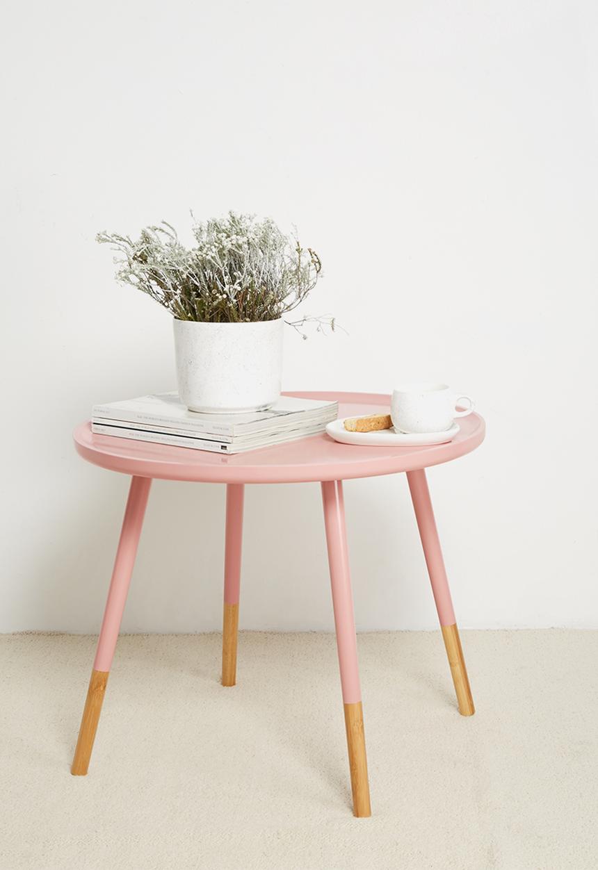 Present Time - Graceful table