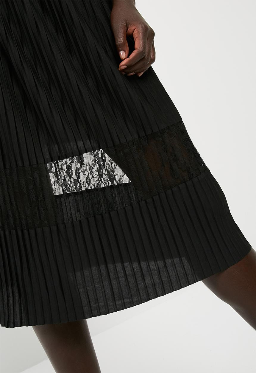 Jacqueline de Yong - Nice lace skirt