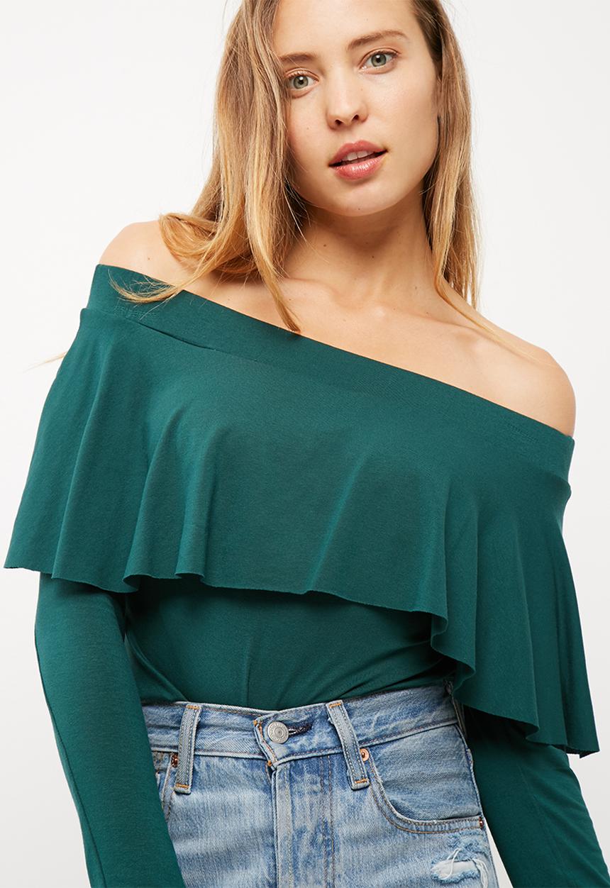 dailyfriday - Off shoulder frilled top