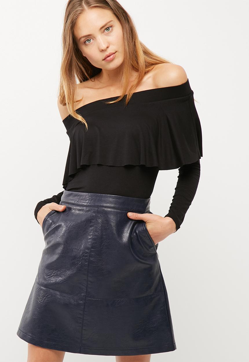 dailyfriday - Off shoulder frilled top