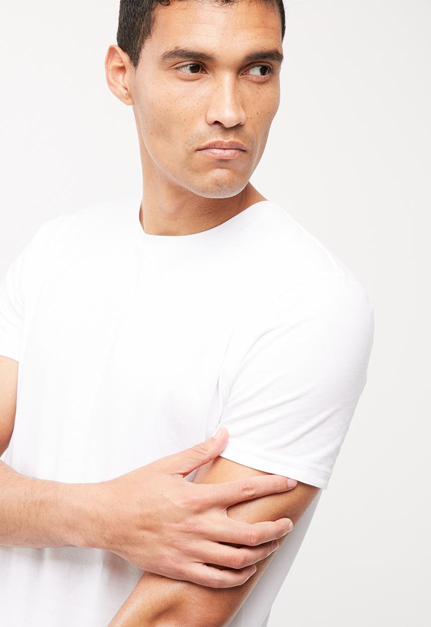 basicthread - Basic curved hem tee
