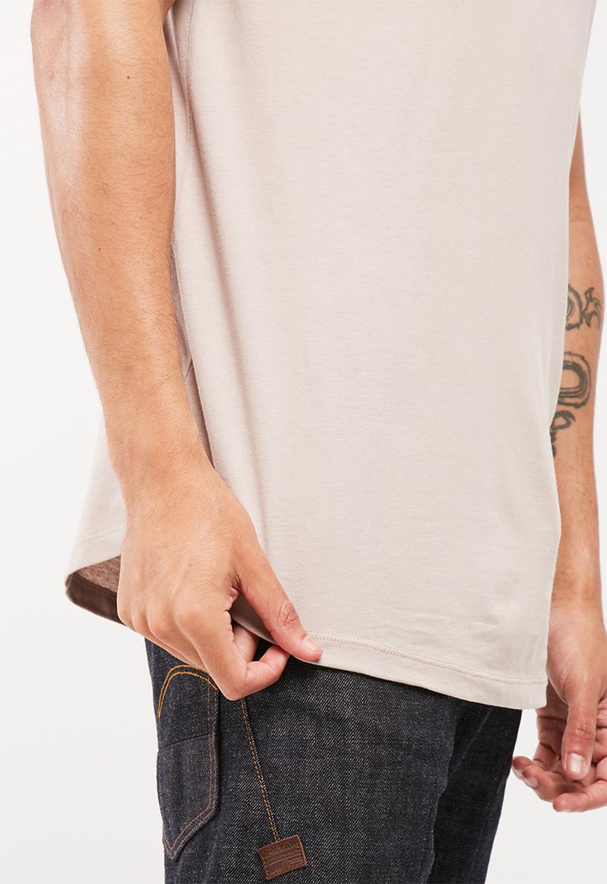 basicthread - Basic curved hem tee