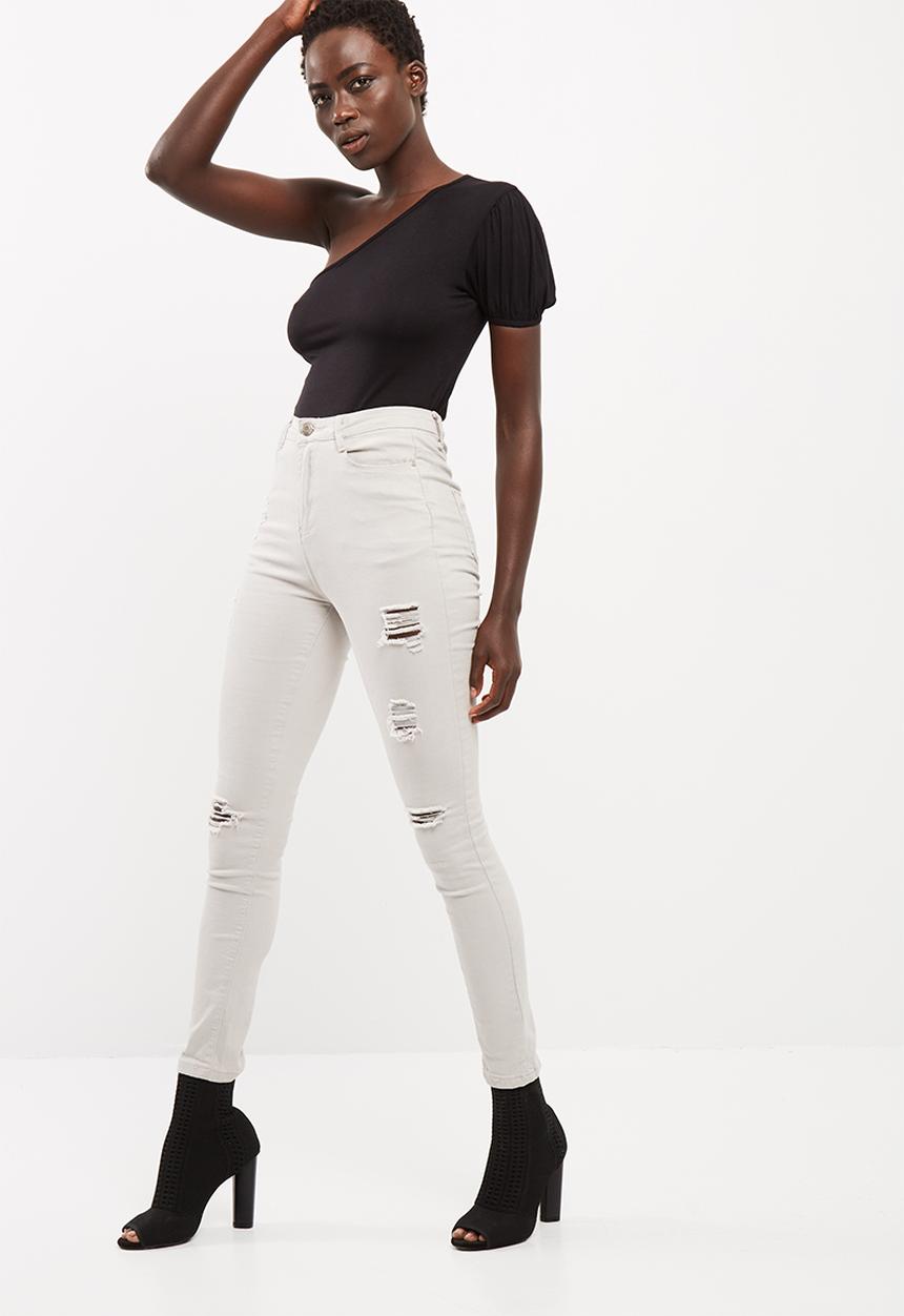 dailyfriday - Assymetrical ruffle sleeve tee