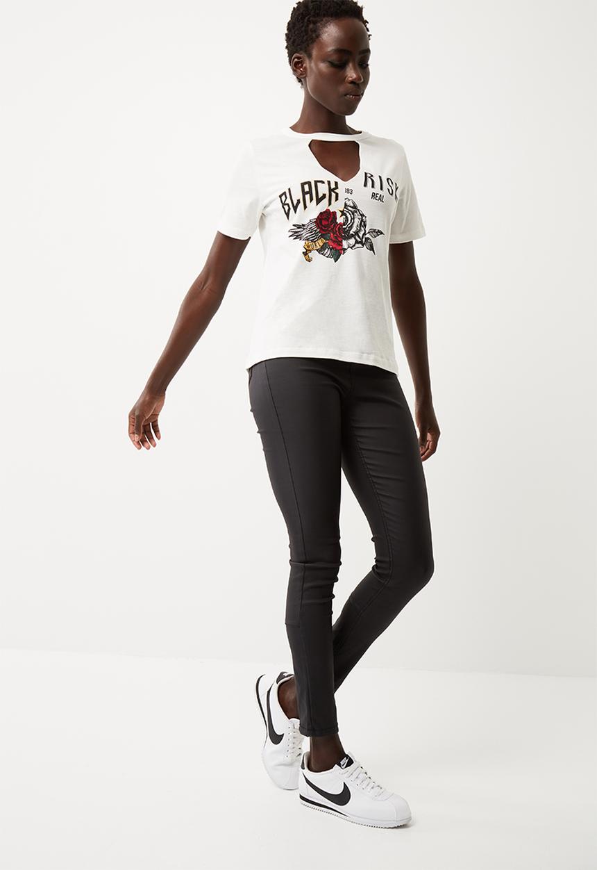 Vero Moda - Madigan choker tee