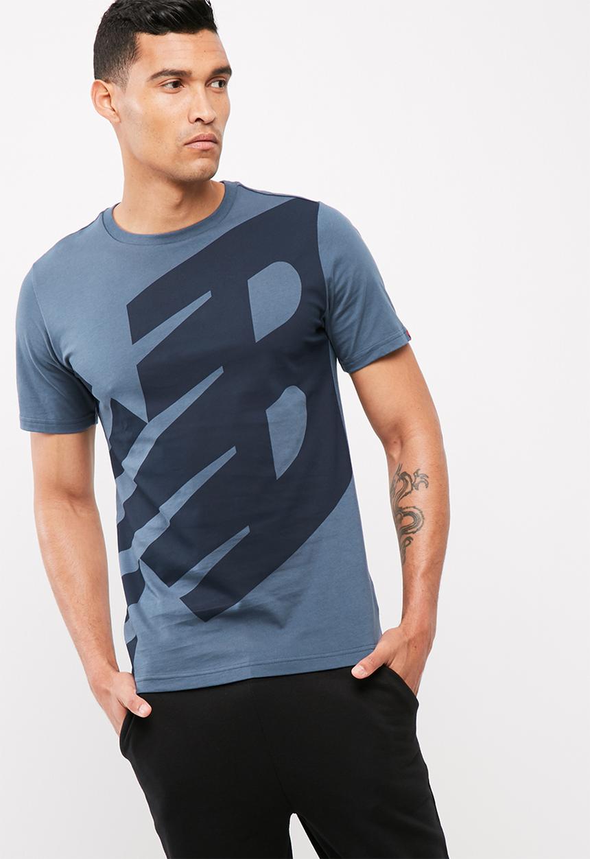 New Balance  - Essentials logo tee