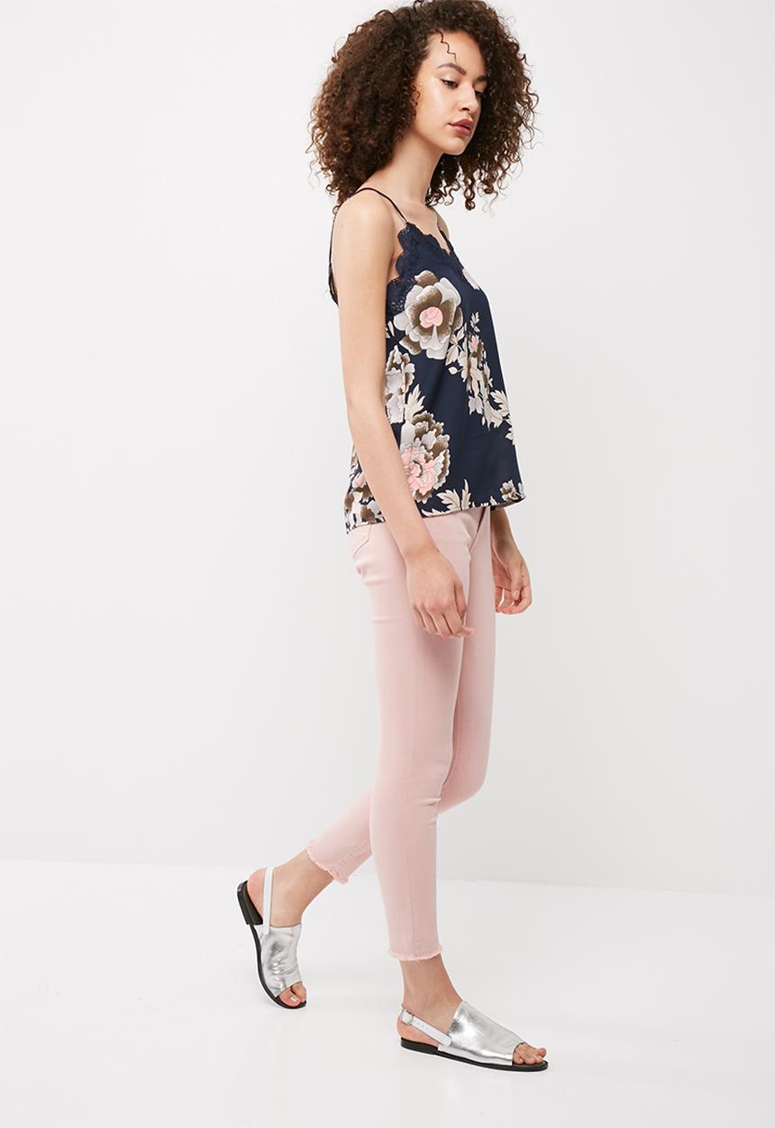 Vero Moda - Famous lace cami