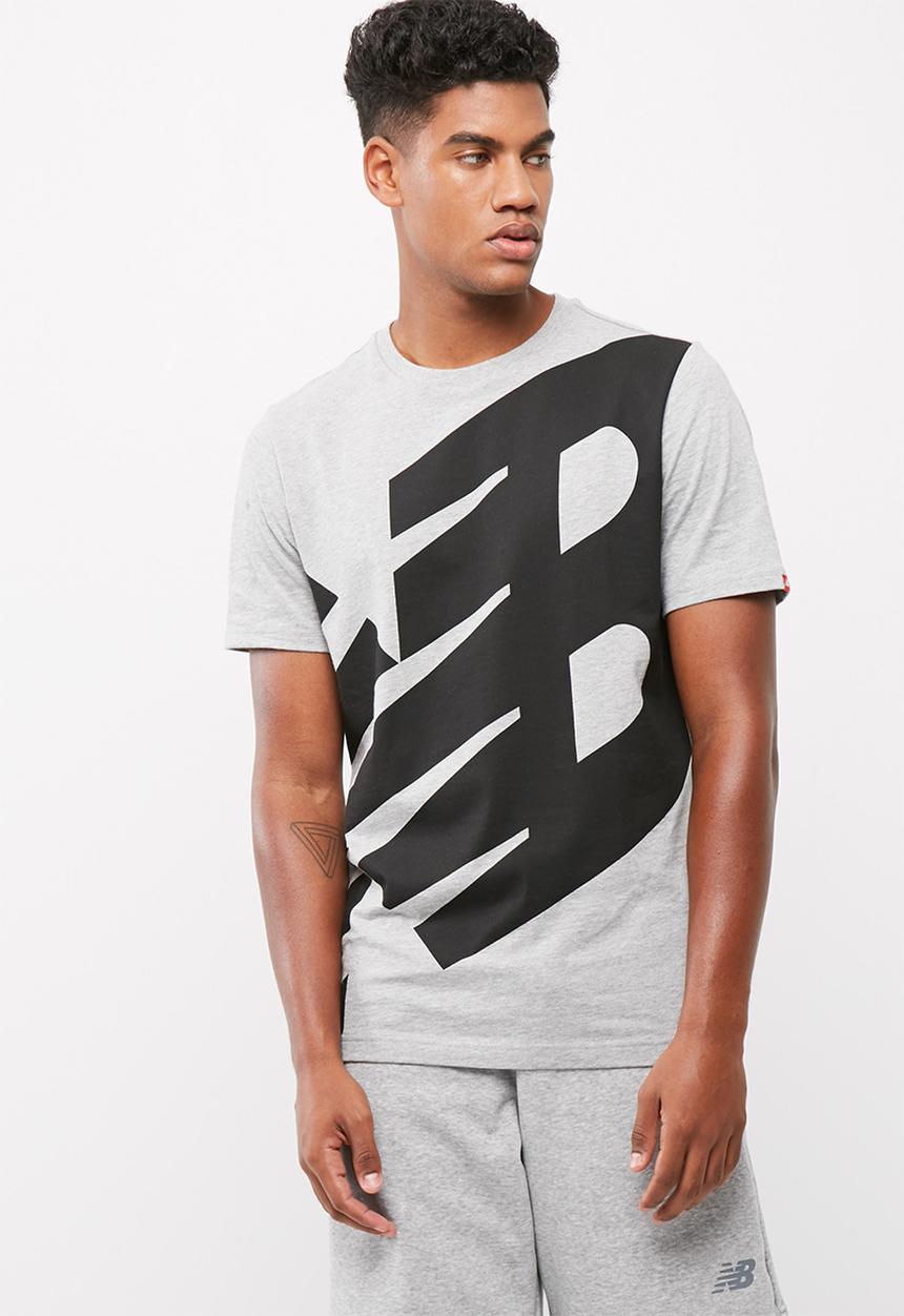 New Balance  - Essentials logo tee