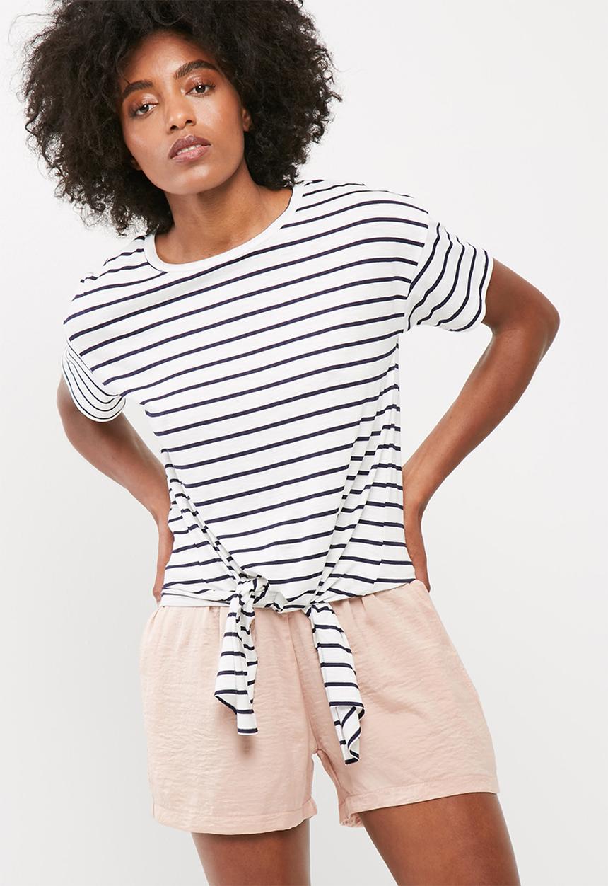 dailyfriday - Knot front detail tee