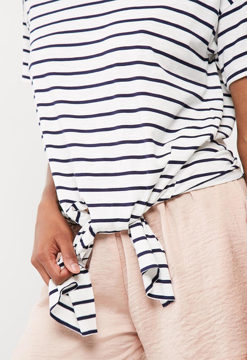 dailyfriday - Knot front detail tee