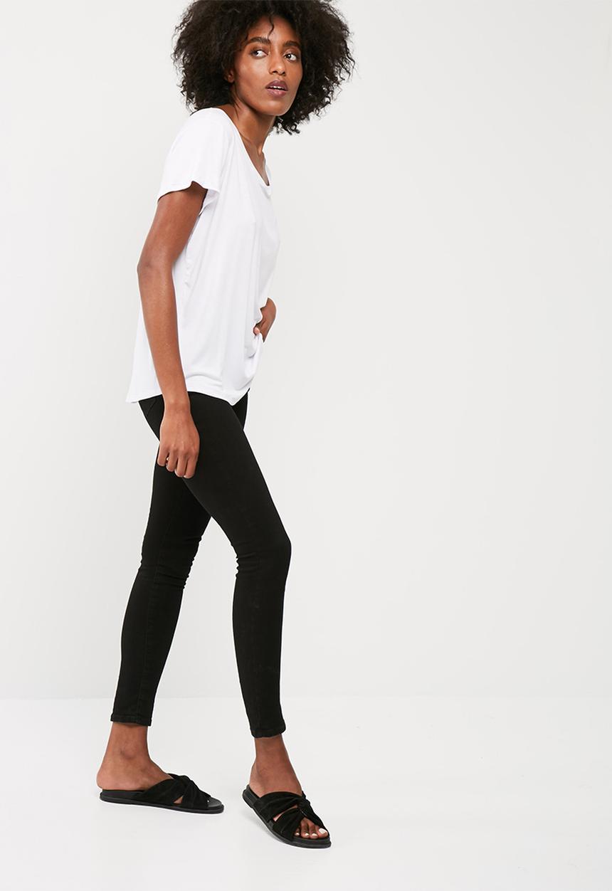 dailyfriday - Scoopneck relaxed tee with turn back cuff