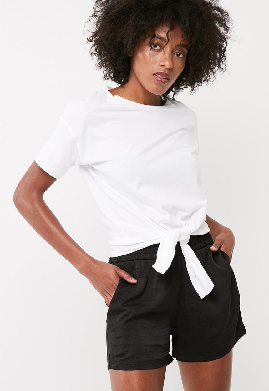 dailyfriday - Knot front detail tee