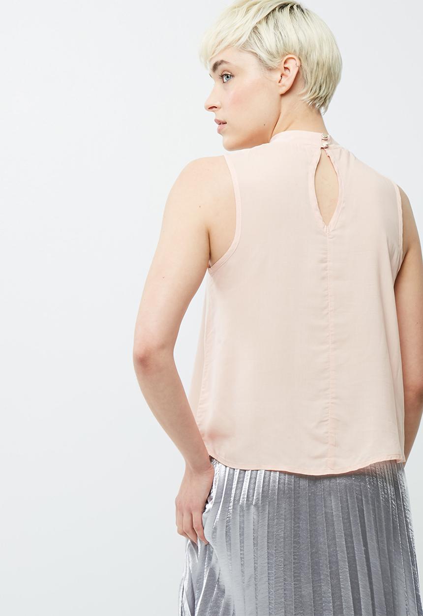 dailyfriday - Sleeveless choker blouse