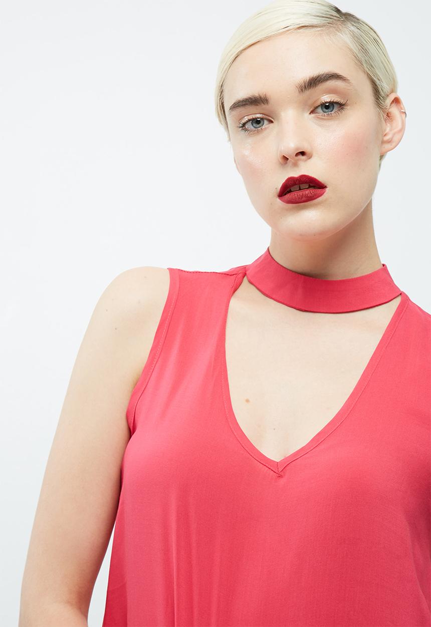 dailyfriday - Sleeveless choker blouse