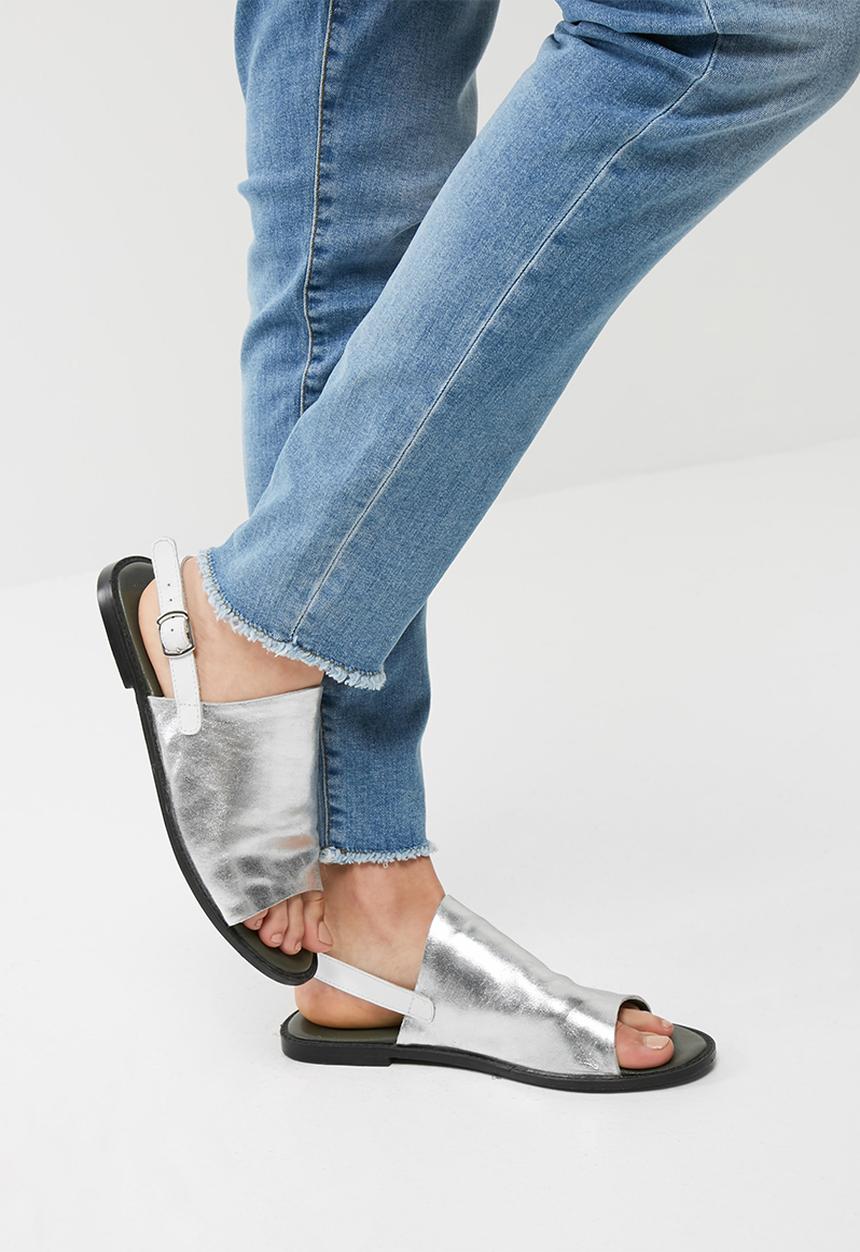 Vero Moda - Bryce tapered jeans