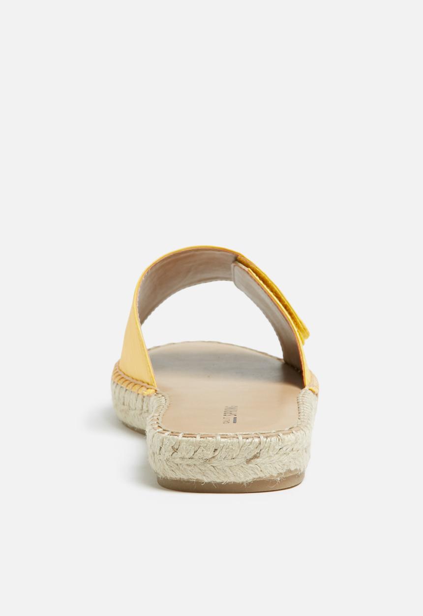 Call It Spring - Selanda