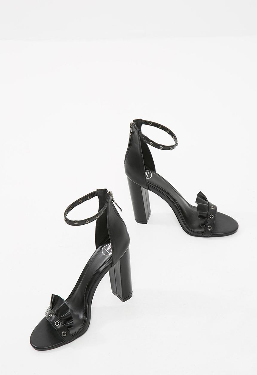 Missguided - Frill and eyelet block heel