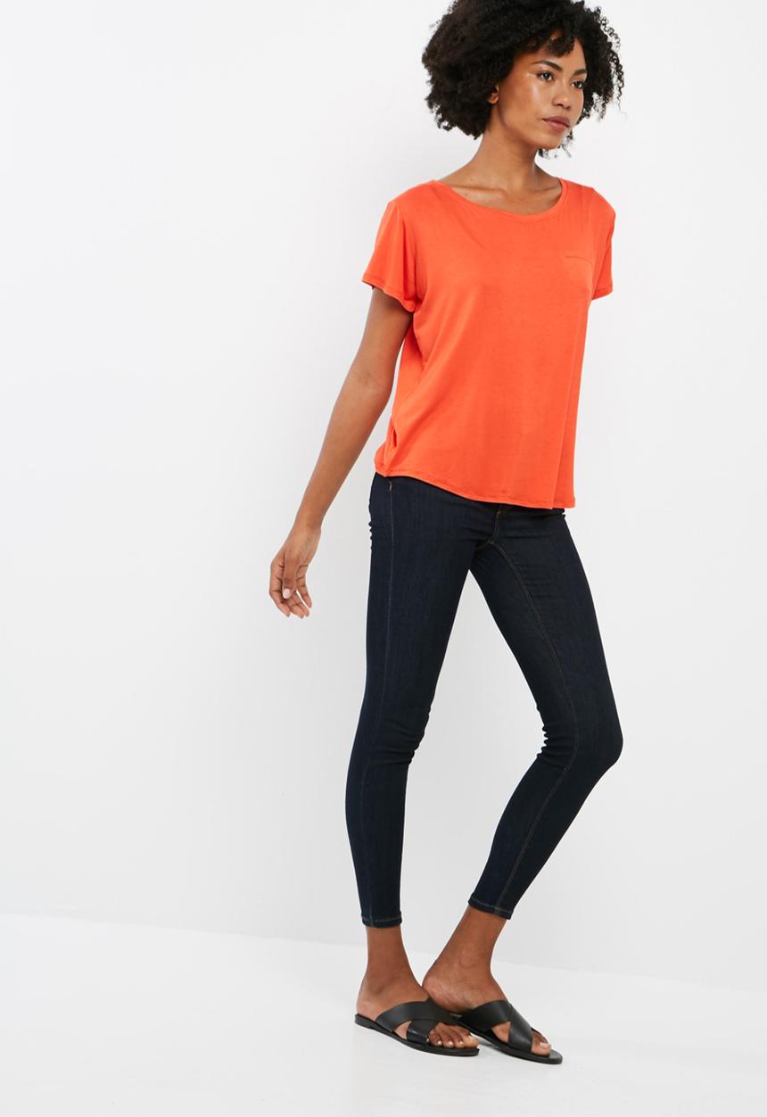 dailyfriday - Scoopneck relaxed tee with turn back cuff