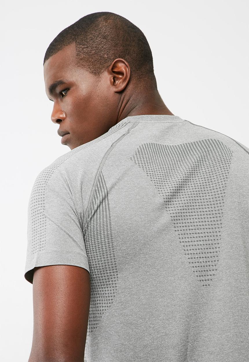 PUMA - Evoknit basic tee 