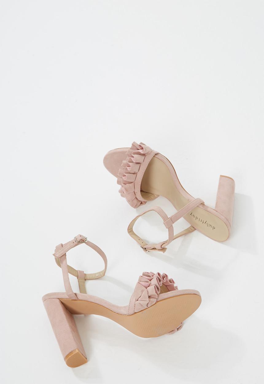 dailyfriday - Nigella