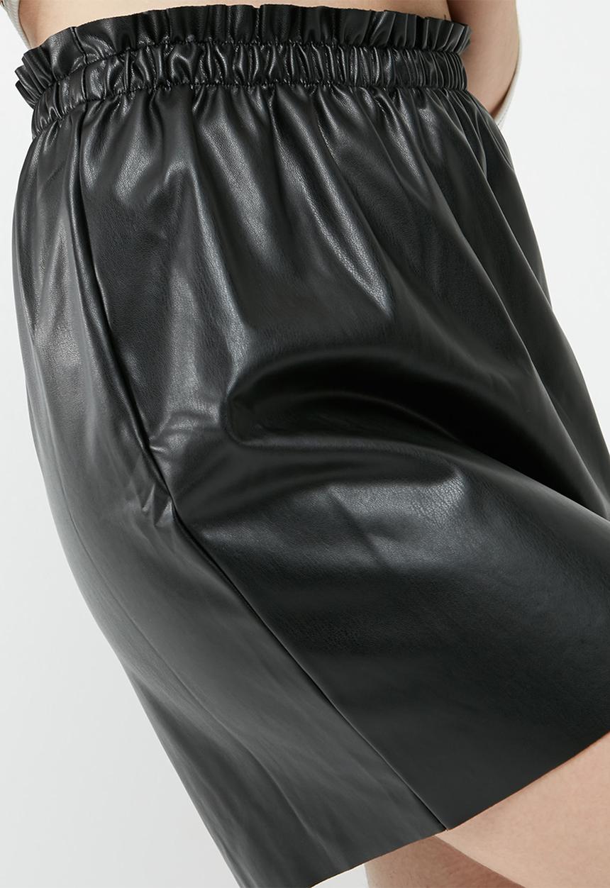 Jacqueline de Yong - Fix PU skirt