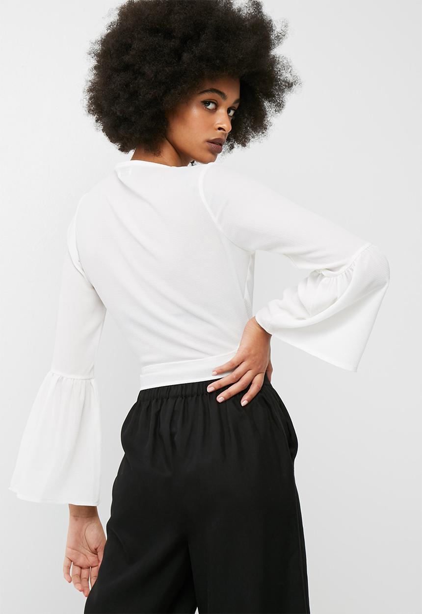 dailyfriday - Bell sleeve wrap top