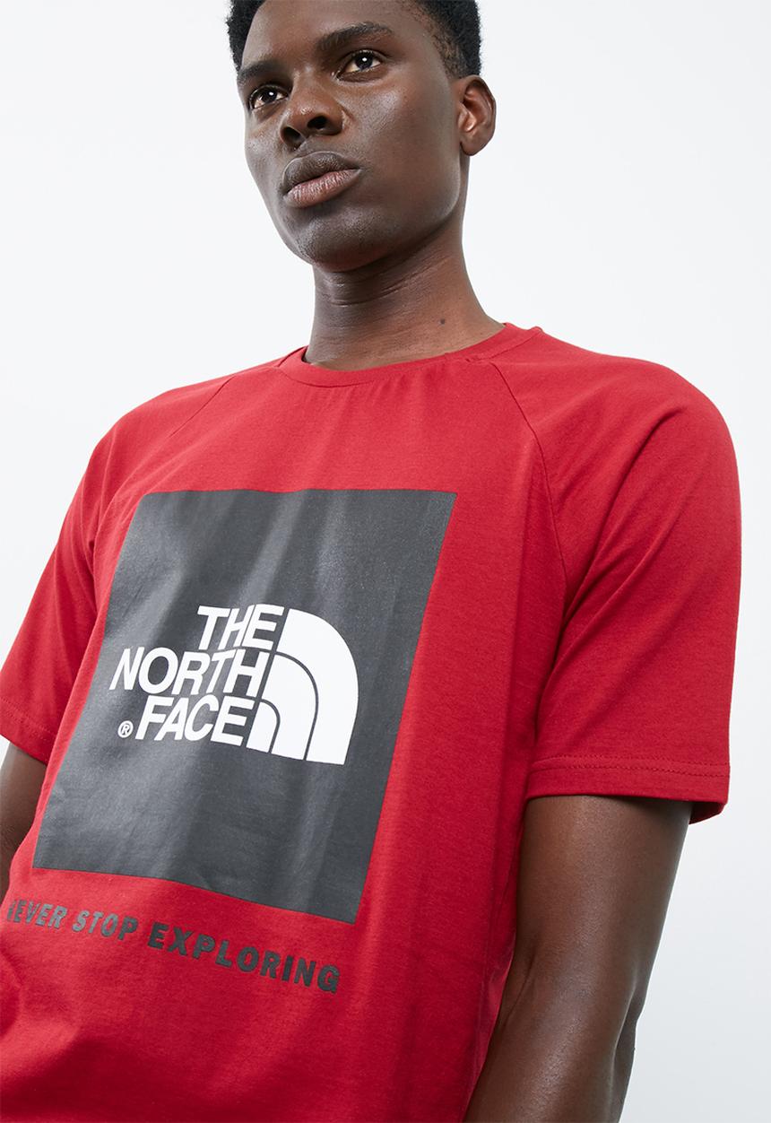 The North Face - Raglan red box tee