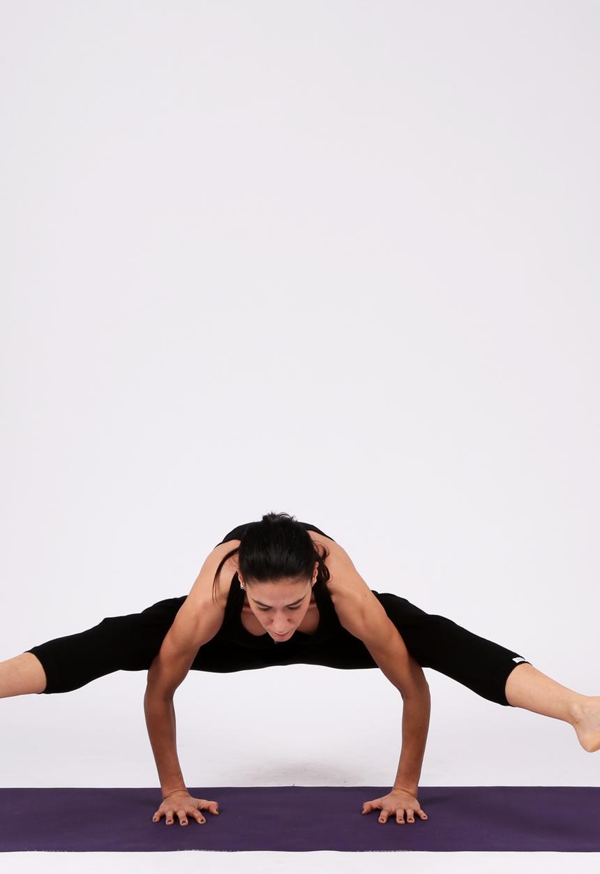 Yoga Utopia - Pretzel Indian Top – Black