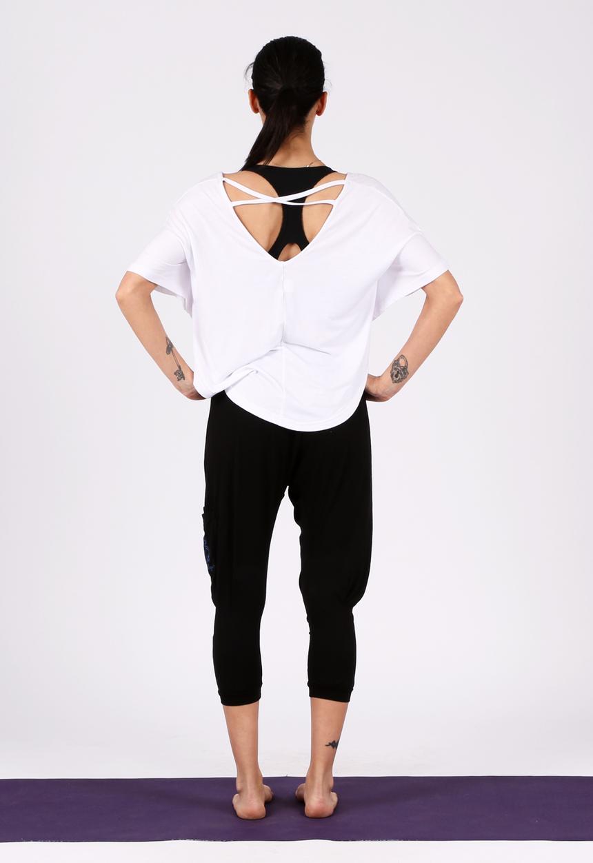 Yoga Utopia - Pretzel Yogawear Cross Top – White