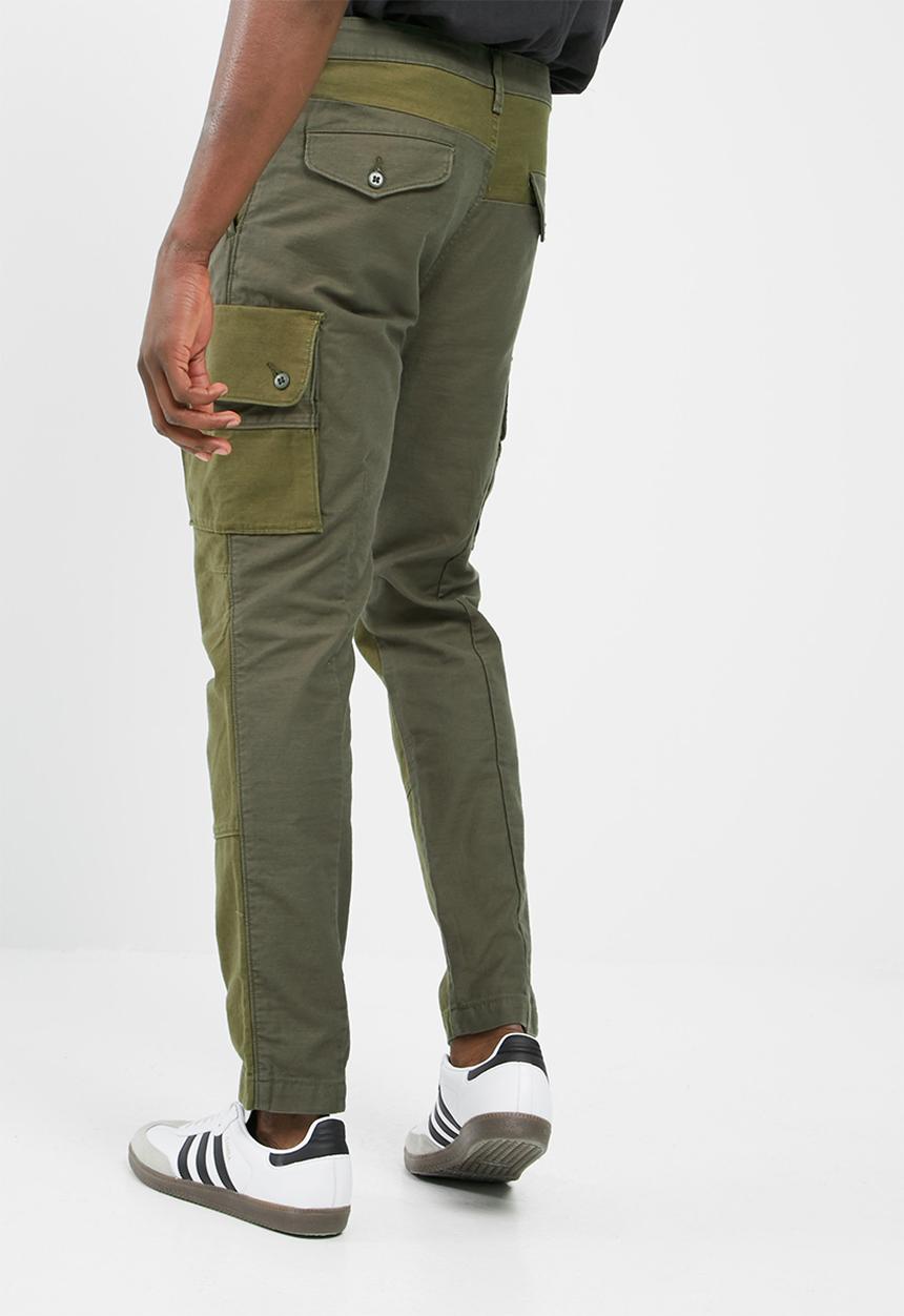 Levi’s® - Pleated tapered cargo pants