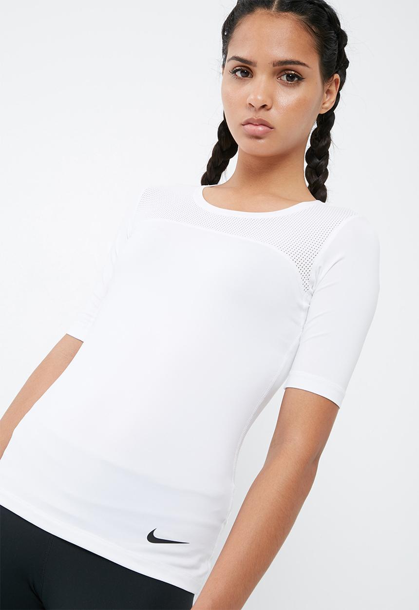 Nike - Hypercool top