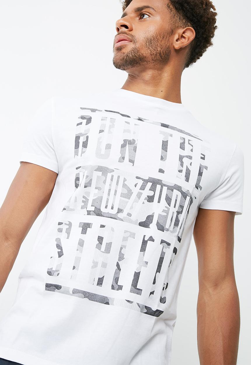 basicthread - Run the streets print crew neck tee