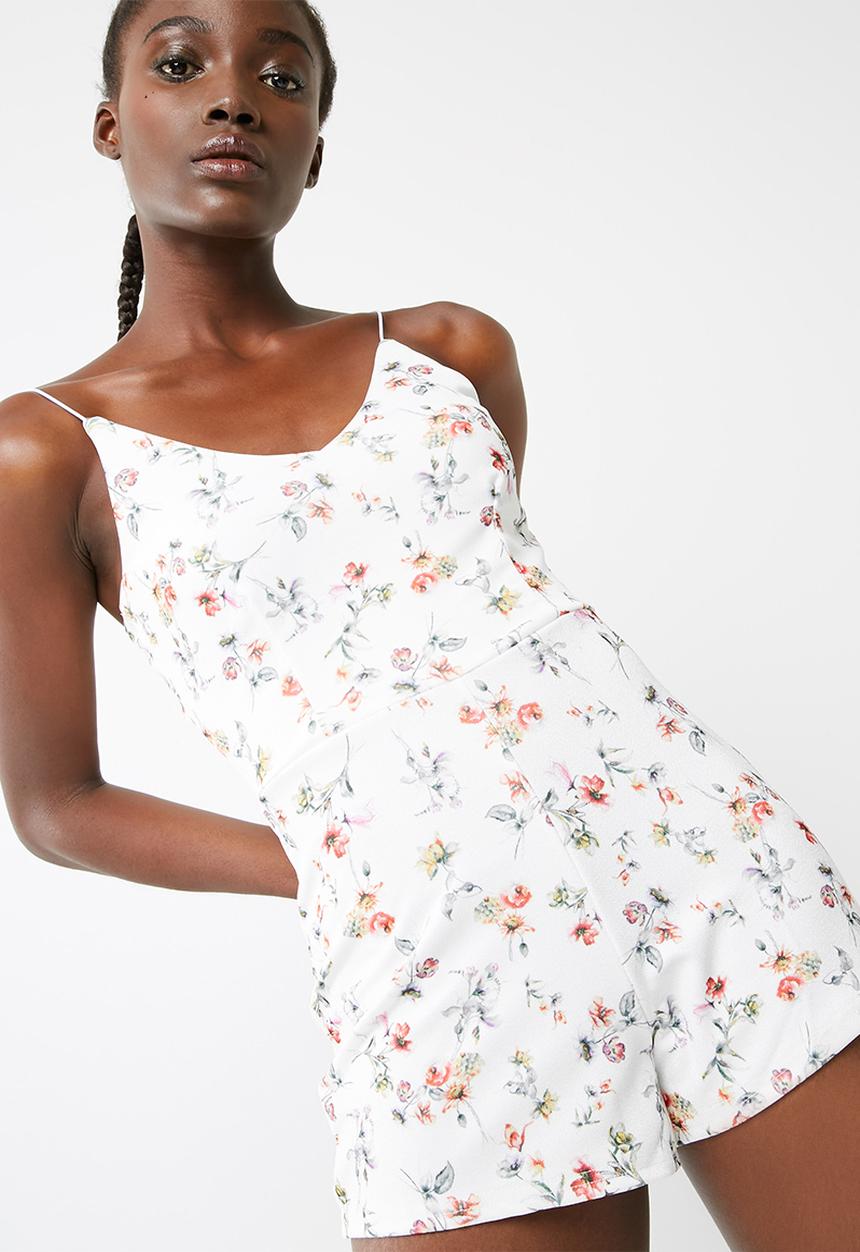 Missguided - White floral strappy playsuit