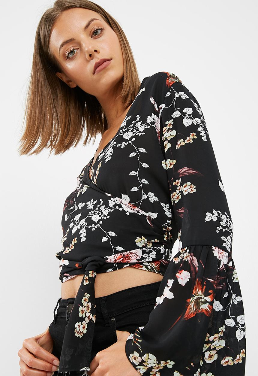 dailyfriday - Bell sleeve wrap top