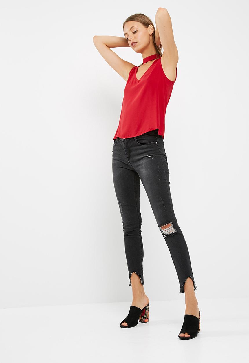 dailyfriday - Sleeveless choker blouse