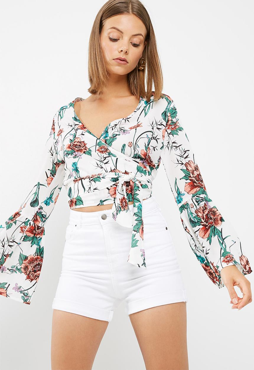 dailyfriday - Bell sleeve wrap top