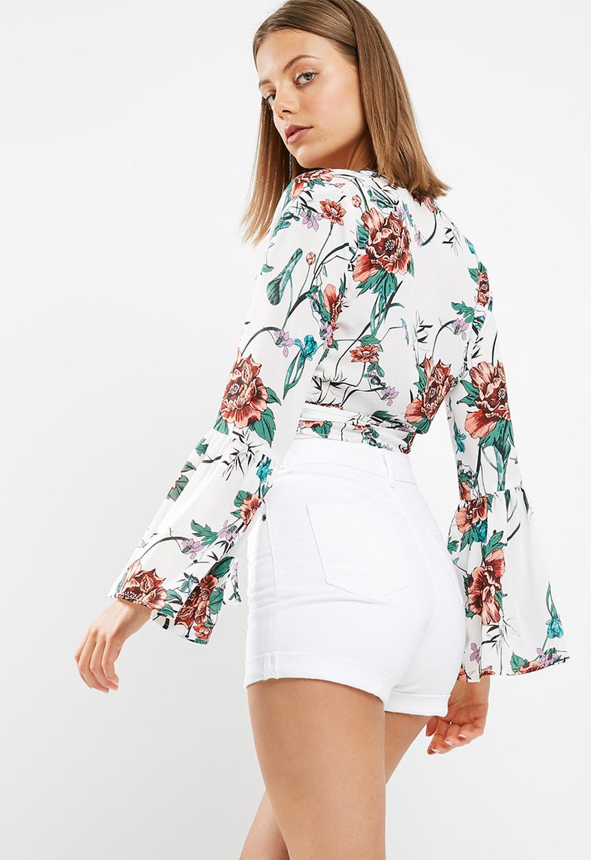 dailyfriday - Bell sleeve wrap top