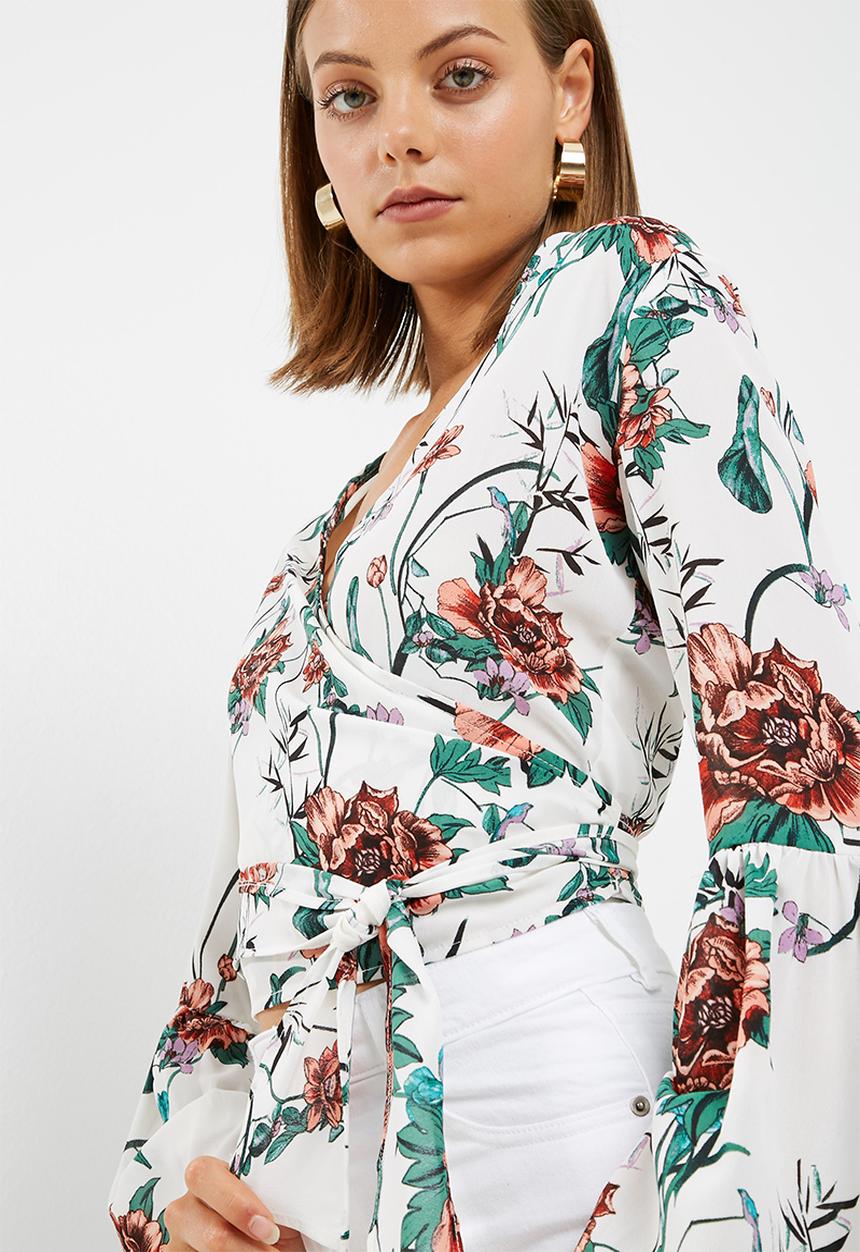 dailyfriday - Bell sleeve wrap top