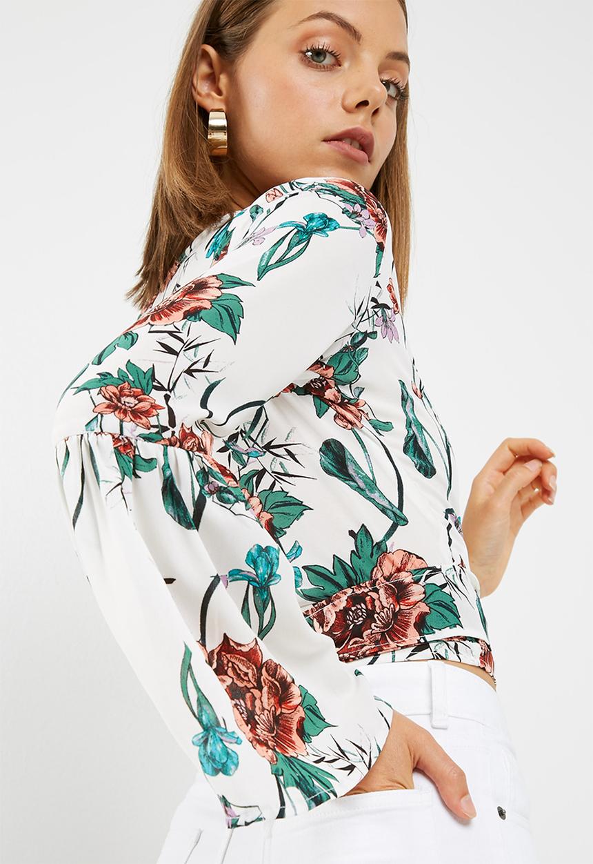 dailyfriday - Bell sleeve wrap top