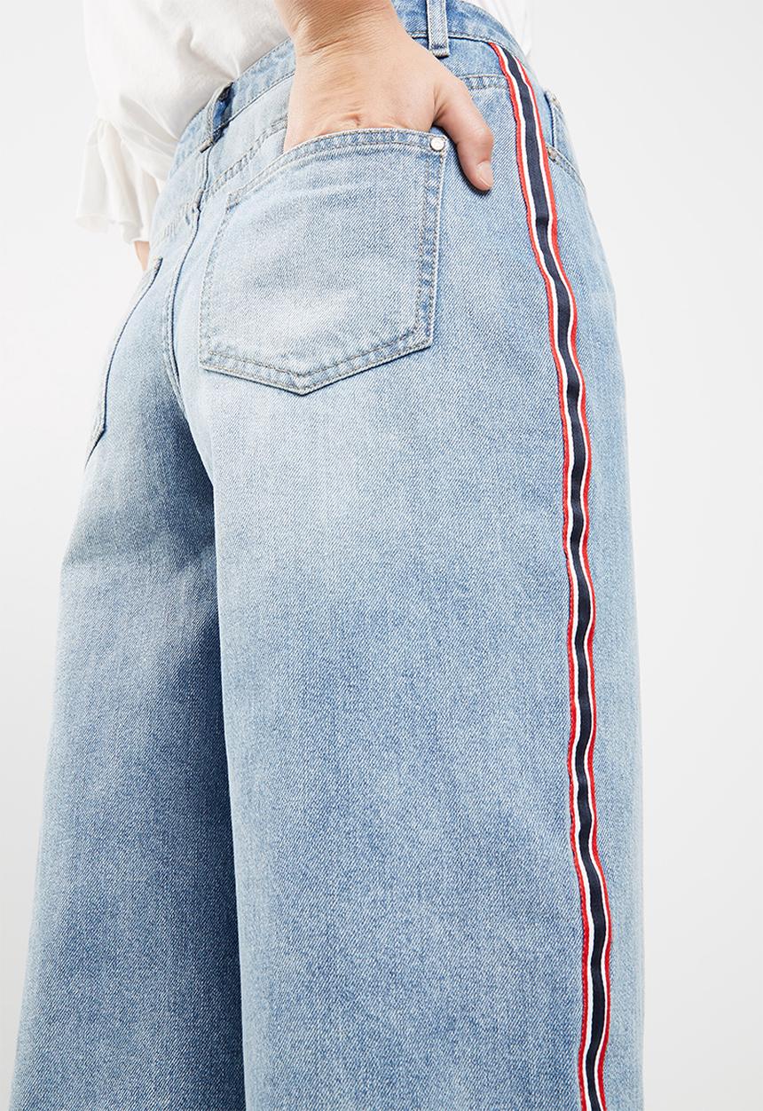 Missguided - Wide leg side stripe cropped jeans