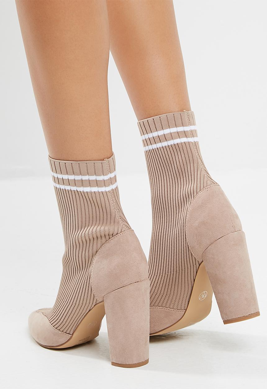 Missguided - Knitted stripe pointed ankle boot