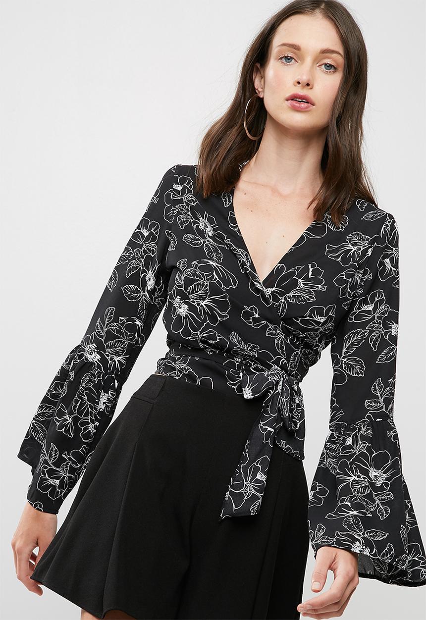dailyfriday - Bell sleeve wrap top