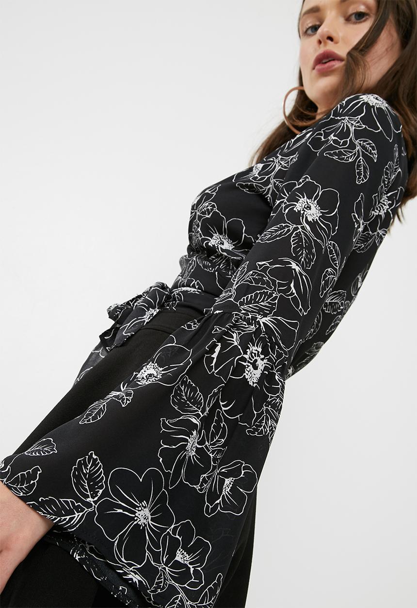 dailyfriday - Bell sleeve wrap top